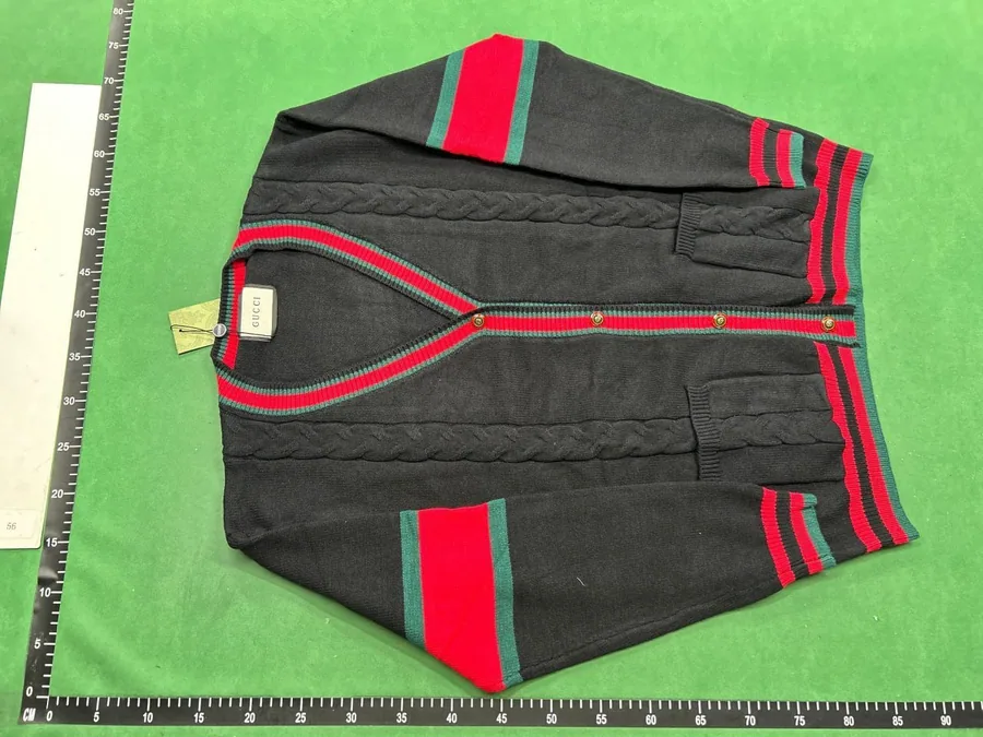 Gucci GG Supreme Down Jacket & Knitted Sweater [35 styles] — Jackets find