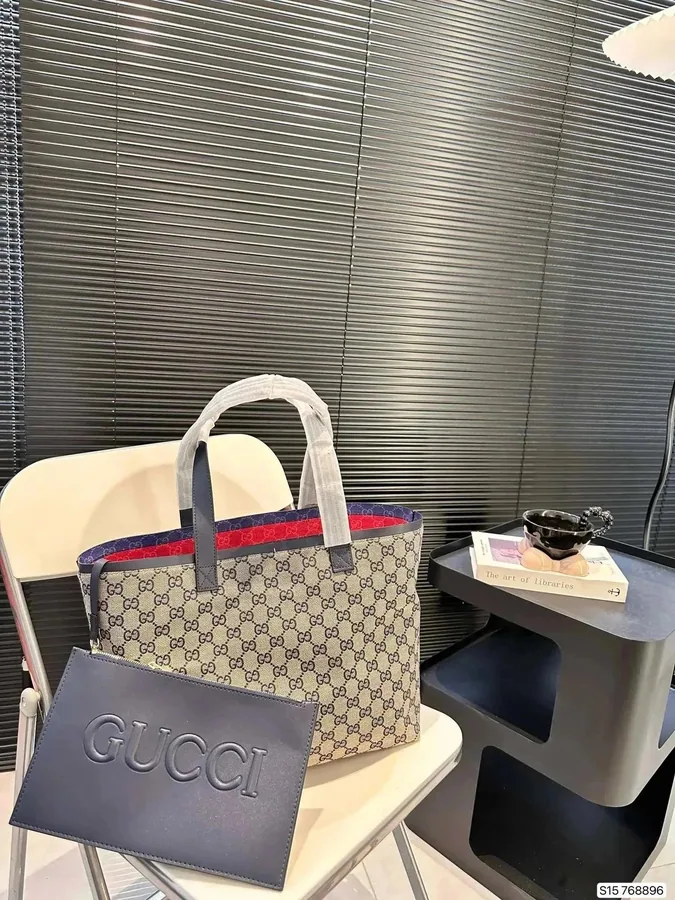 Gucci GG Supreme Tote Bag with Pouch [32 styles] — Accessories find